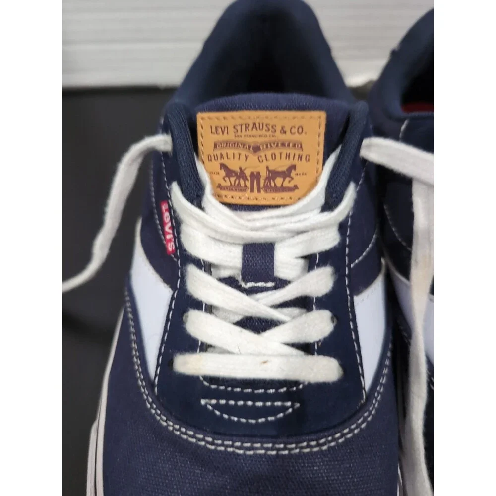 LEVI'S LANCE CANVAS SNEAKERS WOMEN'S SIZE 8.5 CUSHION INSOLE NAVY WHITE EUC